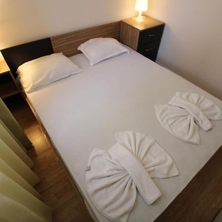 Menada Romance Marine Apartments Pantai Sunny Ruang foto
