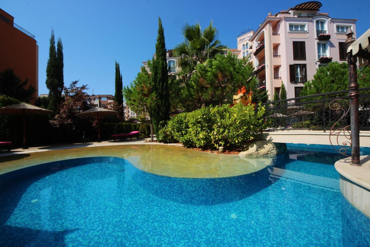 Menada Romance Marine Apartments Pantai Sunny Bagian luar foto