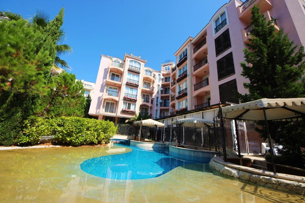 Menada Romance Marine Apartments Pantai Sunny Bagian luar foto