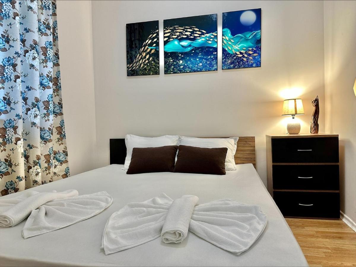Menada Romance Marine Apartments Pantai Sunny Bagian luar foto